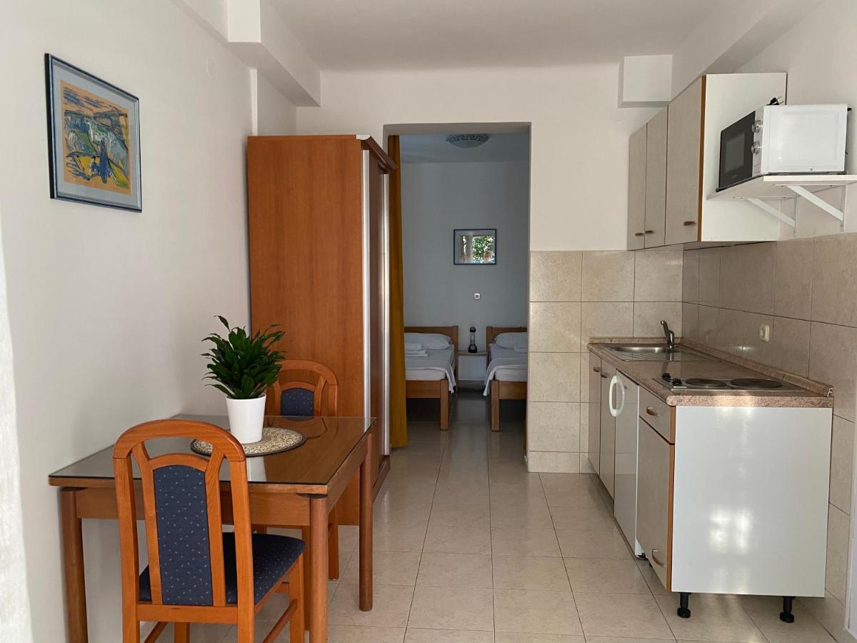 Emanuela 2 Apartment Novalja Exterior photo
