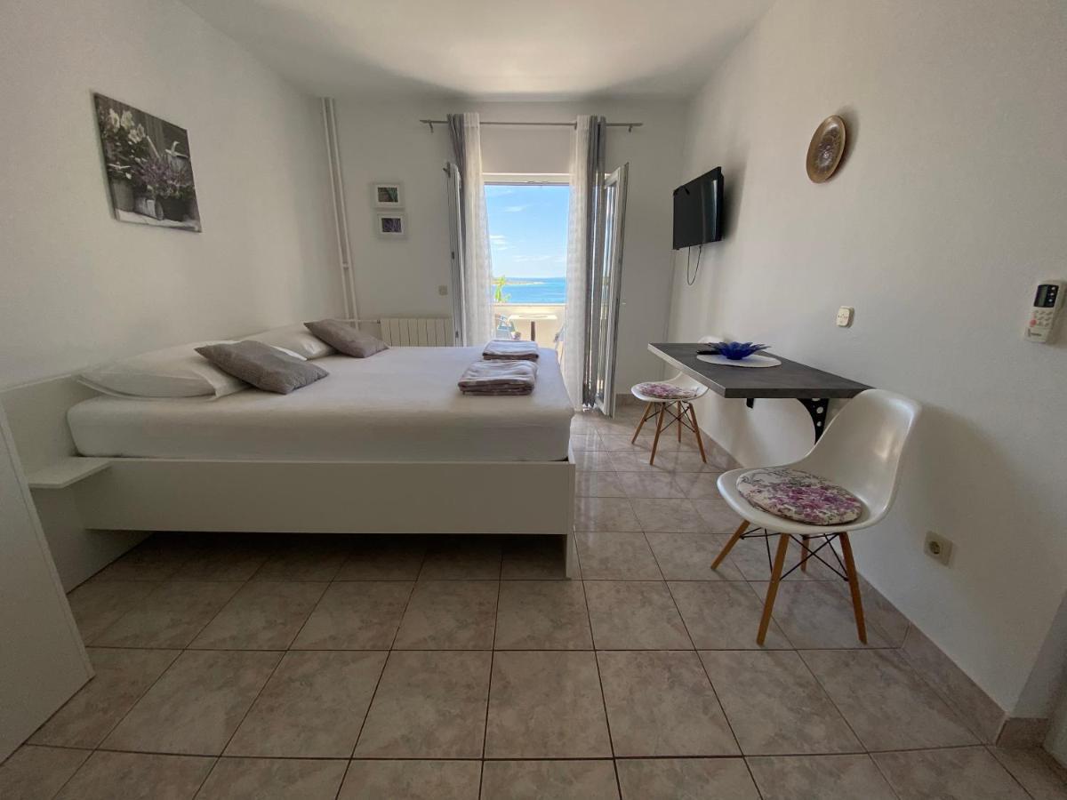 Emanuela 2 Apartment Novalja Exterior photo